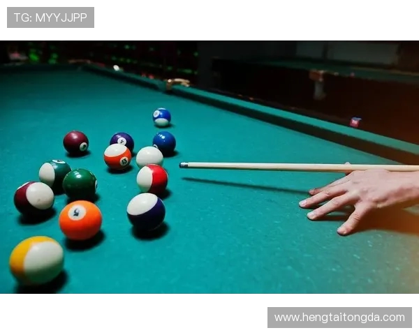 台球技巧与策略深度解析 掌握精准击球与高效布局的秘密
