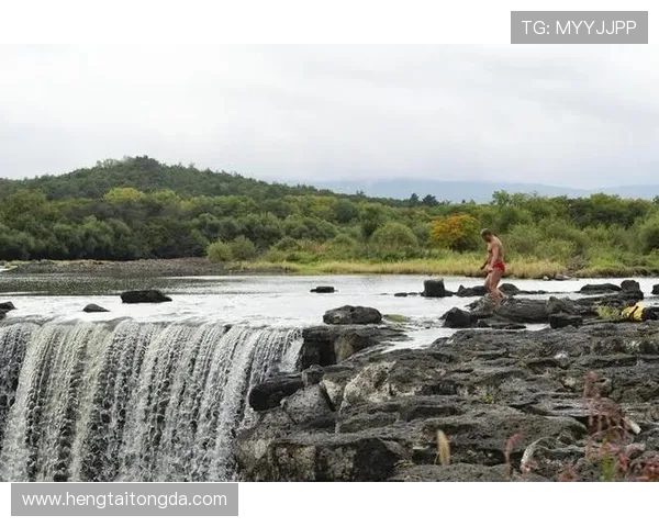 跳水运动发展历程与技术创新分析：从传统技巧到现代竞技的飞跃
